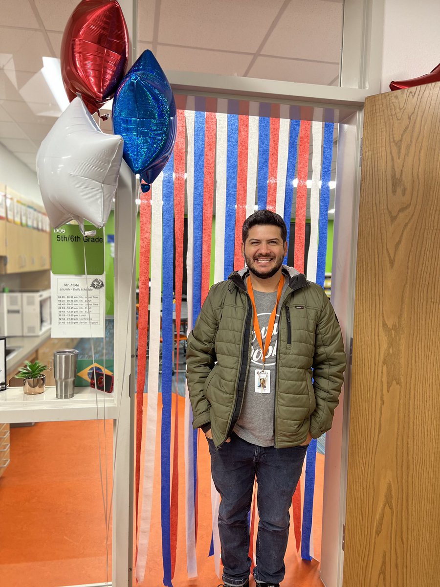 MyLilJackets's tweet photo. It was SUCH a fun day celebrating our very own, Mr. Mota, and his US Citizenship! Proud to be an American! 
♥️🇺🇸♥️
 #DobbsLilJackets @Dobbs_Elem https://t.co/DiB6ohvf2n