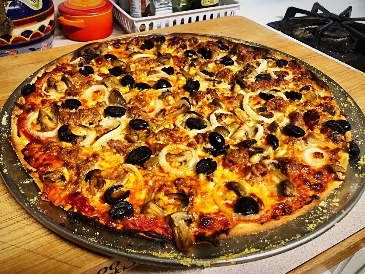 Perfect pizza crust! 👌🏻🍕#homemadepizza #homemadepizzadough