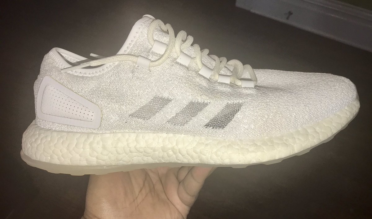 BigDmilz's tweet photo. Currently on foot: The @adidas Pure Boost Consortium/Sneakerboy/ @WishATL “Jellyfish”. I got these on for the birthday of the late Jam Master Jay (He would’ve been 57 today). RIP 🙏🏾 #myadidas #jmj4ever #QuarantineDripCheck https://t.co/XGnf4C16Cx