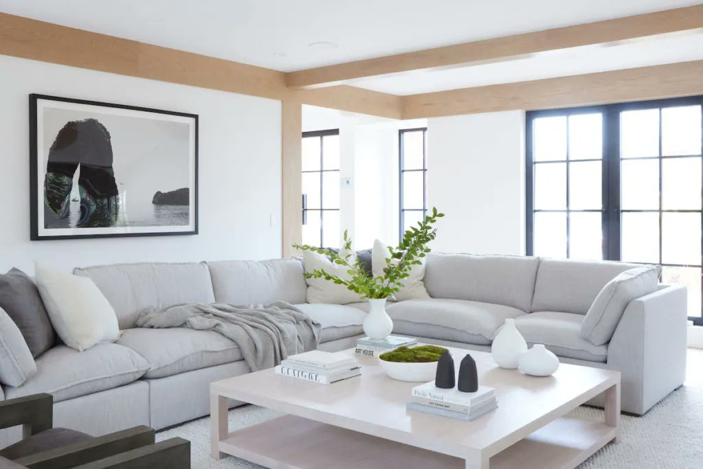 home_staging's tweet photo. Love the 2022 Design Trends that my girl and HSR Grad Leia Ward is seeing!  I will definitely be looking into these trends for my next 2022 Trends workshop! https://t.co/HFWwFq0ehe