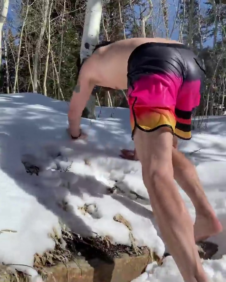 Jensen Ackles and swim trunks 👀💦