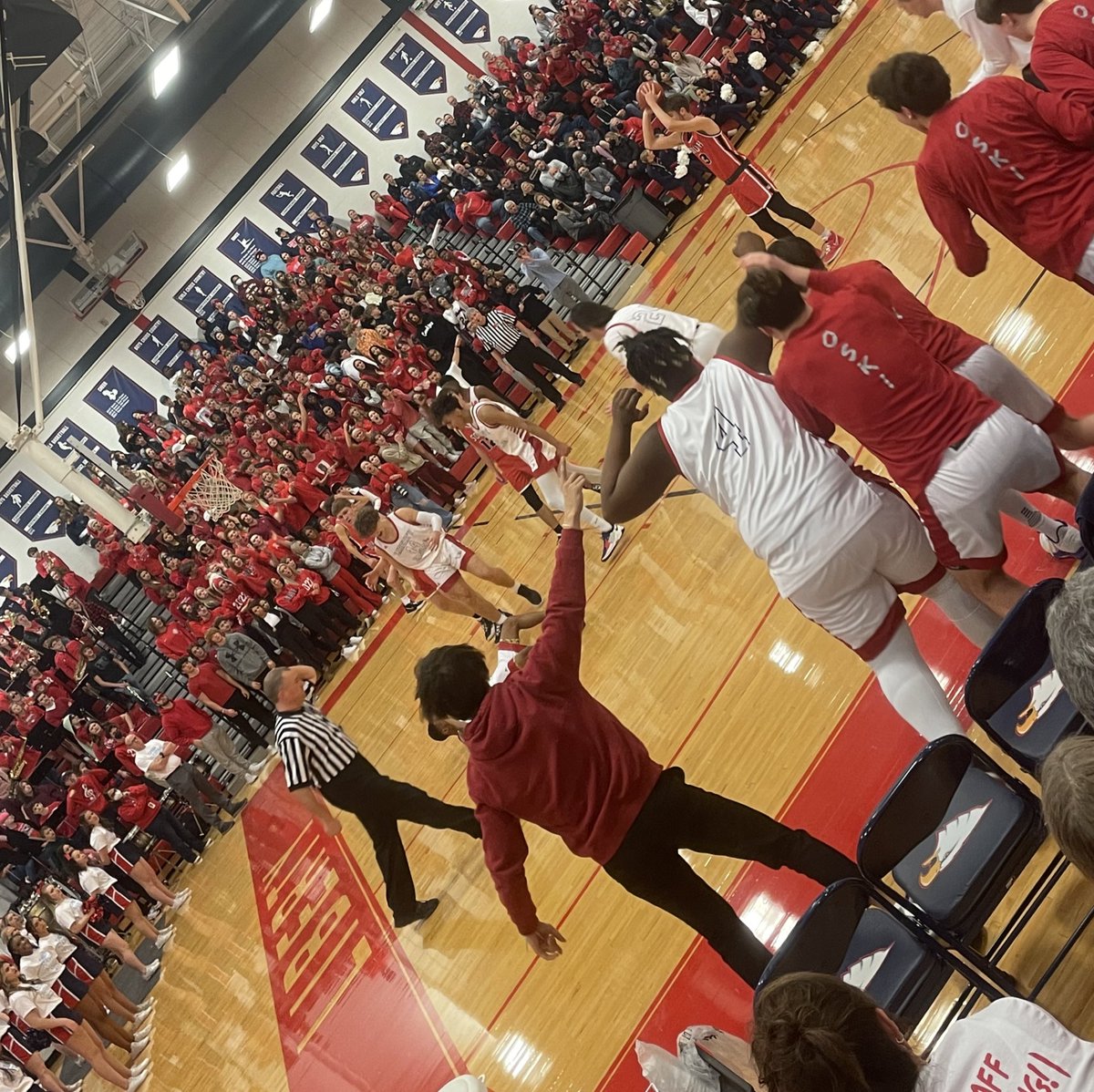 That’s a charge!   
Jordan Smith giving up no ground 💪
<a href="/LHSEagleHoops/">Wentzville Liberty Basketball</a> <a href="/WSDLibertyHS/">WSD Liberty HS</a>