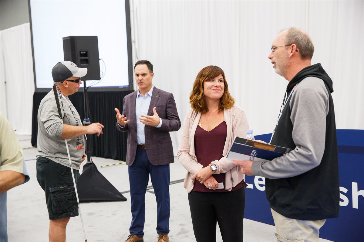 MarineRetailers's tweet photo. Can we get a round of applause for all of our amazing experts who spent their time with us at Dealer Week and Dealer Week Online?! What was your biggest takeaway from one of these educators? #DealerWeek https://t.co/rmsk11DUum