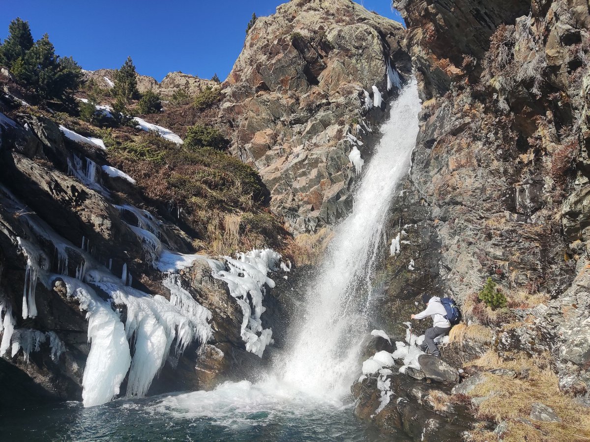 BcnAventuras's tweet photo. Cabdella - cascada valle de la Riqüerna #rutasdeagua #lleida #catalunya @andyxxiiv https://t.co/VNr3d1buwo