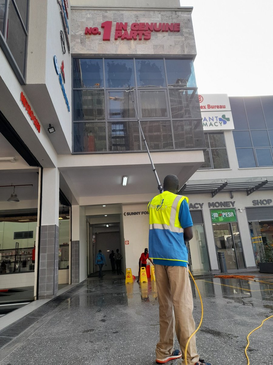 pureviewkenya's tweet photo. Get your commercial building windows sparkling..
Thanks to the Woodridge centre for trusting in us. 
New Autometrix is up and running.
📞 0718 300 299 
📧 ;info@pureviewkenya.com https://t.co/RahvHiXzcC