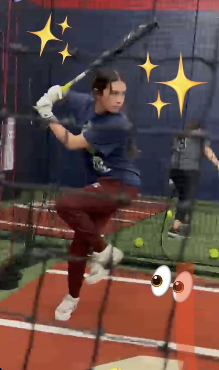 Yea there she goes. @Neilafee9 with the leg kick . Balanced and powerful!