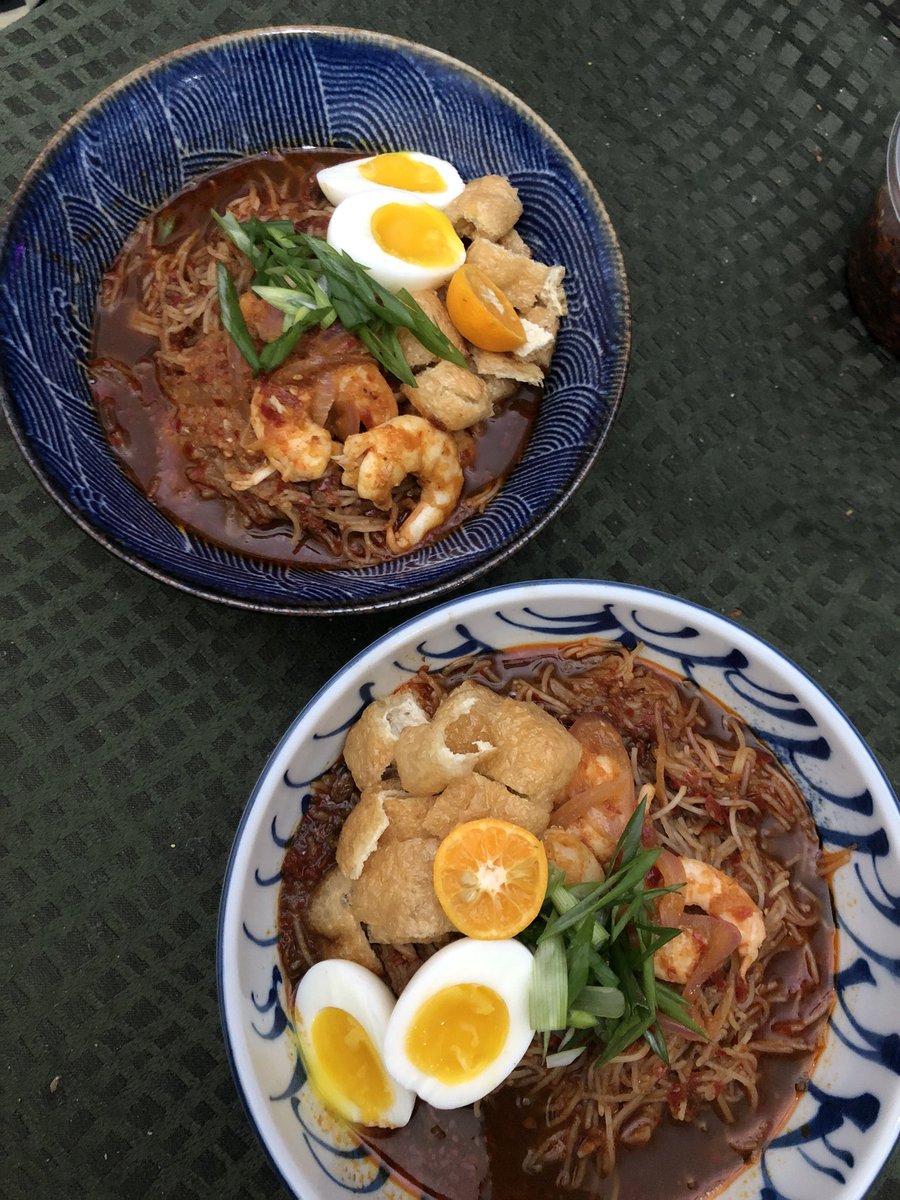 Southeast Asian food is top tier !!! Mee Siam from Singapore !!!! Shit is fire af !!! https://t.co/CxHuya2dk5