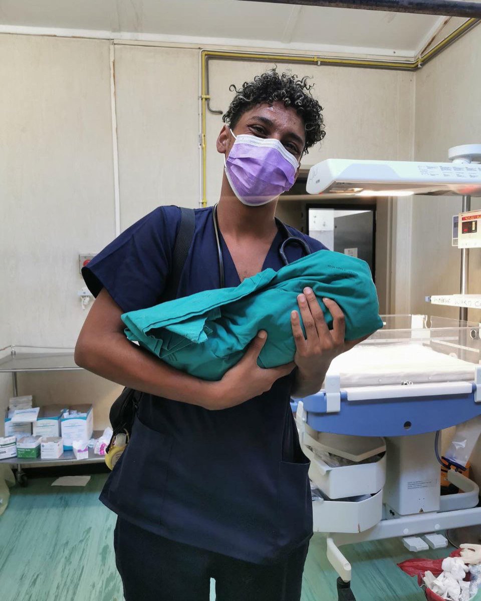 RuRu_Delport's tweet photo. #Blessed #Obstetrics #MBBCh #5thYear https://t.co/n7nng32BFh