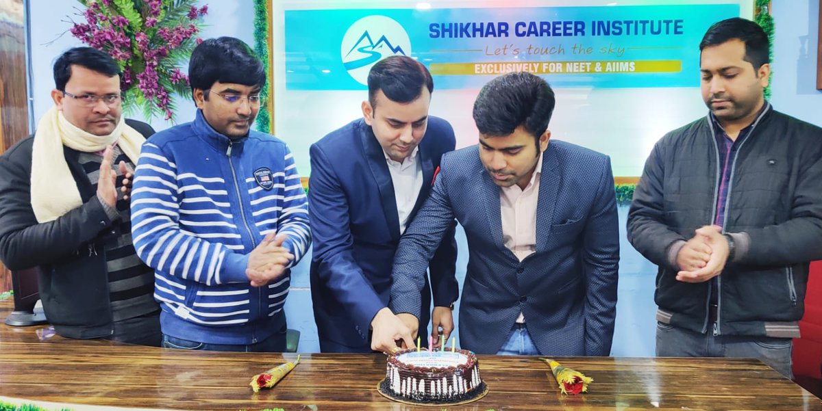 AshutoshJhaNITP's tweet photo. Glimpse of Foundation Day Celebration  #ShikharCareerInstitute 
#4thFoundationDay https://t.co/6QEQepaaY9