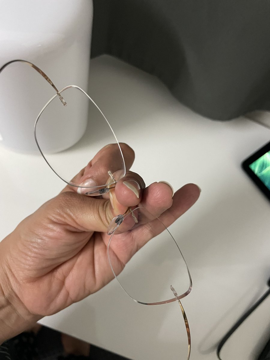 vandanagulati's tweet photo. @Essilor @essilorindia @crizal Hi! I had bought my spectacle lenses in Sep 20, I know it’s been more then a year, but something is not right, the polish is coming off near the nose bridge on both sides, last time I used same lenses for over a year, they were good, please advise. https://t.co/gt4gWbdMbU