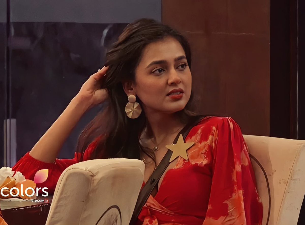 itsmetejasswi's tweet photo. Comment and tell us your favourite Teja moment using the tagline💕! 

EMERGING WINNER TEJASSWI 

Show us your love! https://t.co/SPmRKpfKmo