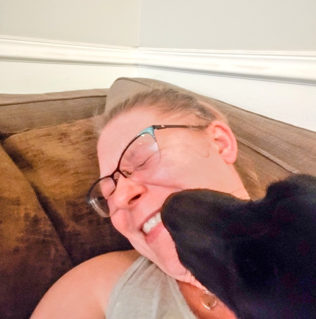 Elleon_Sound's tweet photo. She's trapped me...
#DogsofTwittter #DogsofGameAudio https://t.co/7RJhd8qwQD