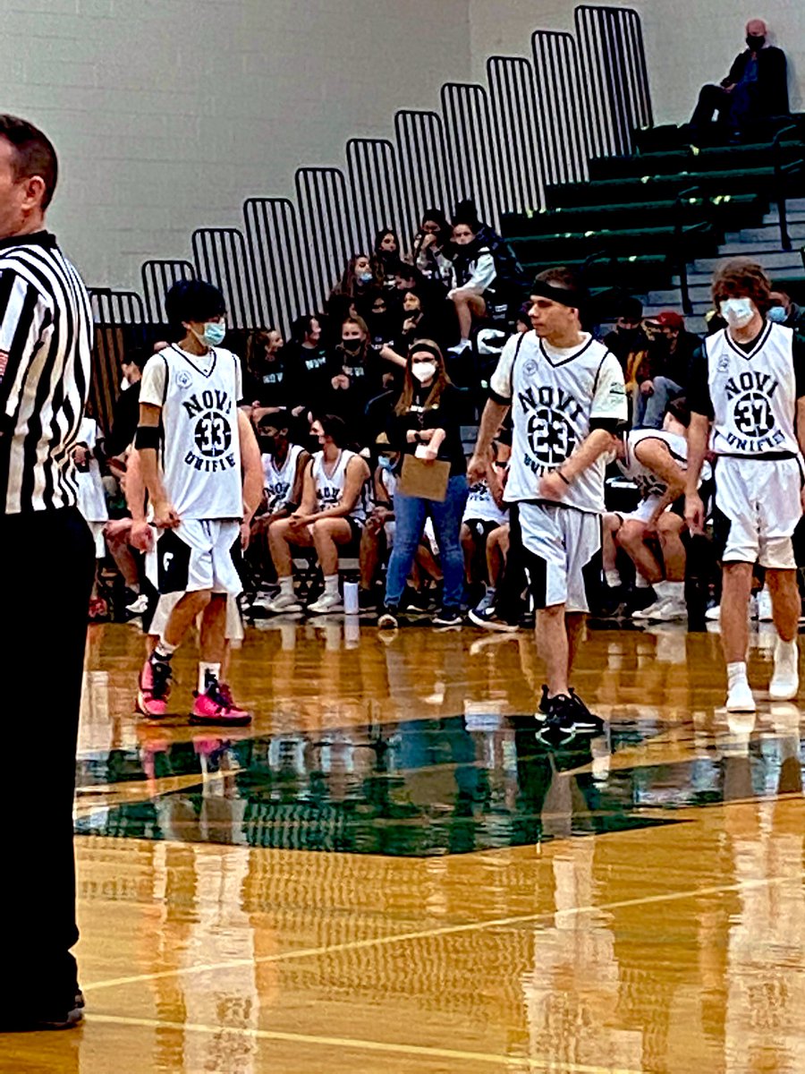 Amanda Squires tweet media