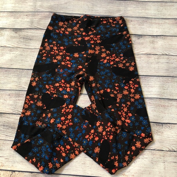 bscharm30's tweet photo. So good I had to share! Check out all the items I'm loving on @Poshmarkapp #poshmark #fashion #style #shopmycloset #oldnavy #lularoe #noboundaries: https://t.co/w8OSRiYWTn https://t.co/BTfNhiwMle