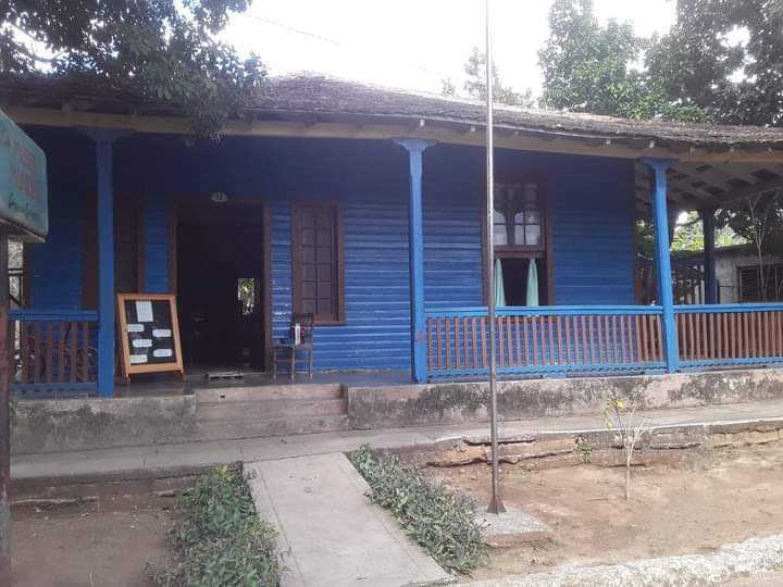 FeemTunera's tweet photo. Échate está! Desde Amancio los estudiantes del IPU Gerardo Rodríguez recorrieron el casco histórico del territorio para así indagar y conocer más sobre su historia local.
#feemtunera  #UJCLasTunas  #FEEMdeCUBA  #UJCuba  #CubaVive  #AhoraTeTocaATi  #TenemosMemoria https://t.co/EG7X84cVqu