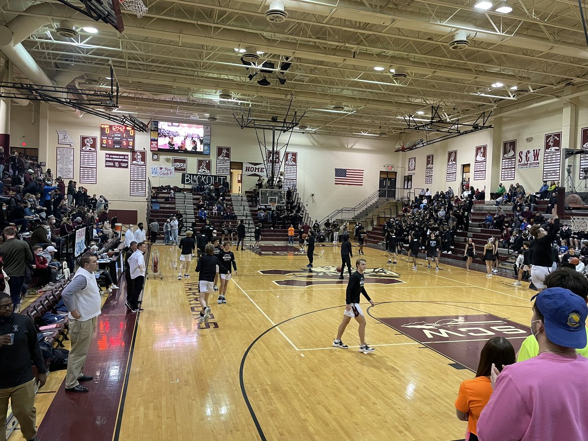 drsefrit's tweet photo. Boys turn! #scsdHOOPS #EVERYBODYisREADY #GreatNight #ONLYoneSCSD https://t.co/SOsvkbpeGF