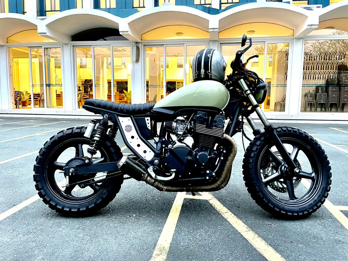 #classicrides #hondanighthawk750 #caferacerph #cb750 #CafeRacer #bratstyle #tracker #scrambler