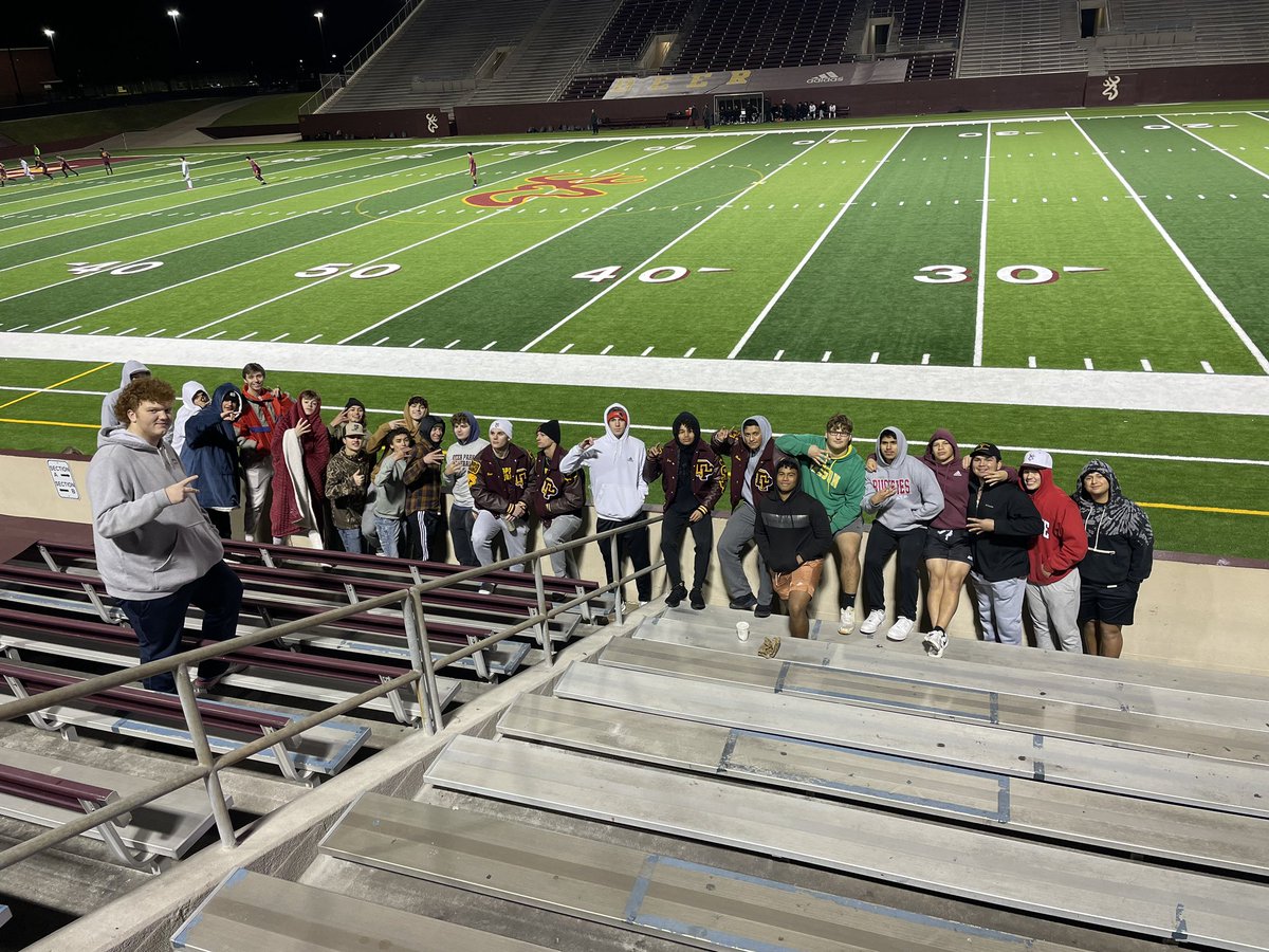 DeerFootball's tweet photo. Supporting one another. 🦌 #ComeToThePark #GoDeer https://t.co/TarjUJoIO3