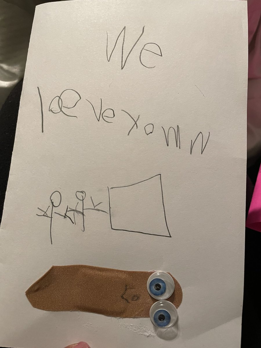 EMC1208's tweet photo. These were delivered to my house by one of our classroom paras. #spedteacher #ilovemystudents #iloveourparas #feelingbetteralready #bandaidsfixbooboos https://t.co/YB6TgcY3TA