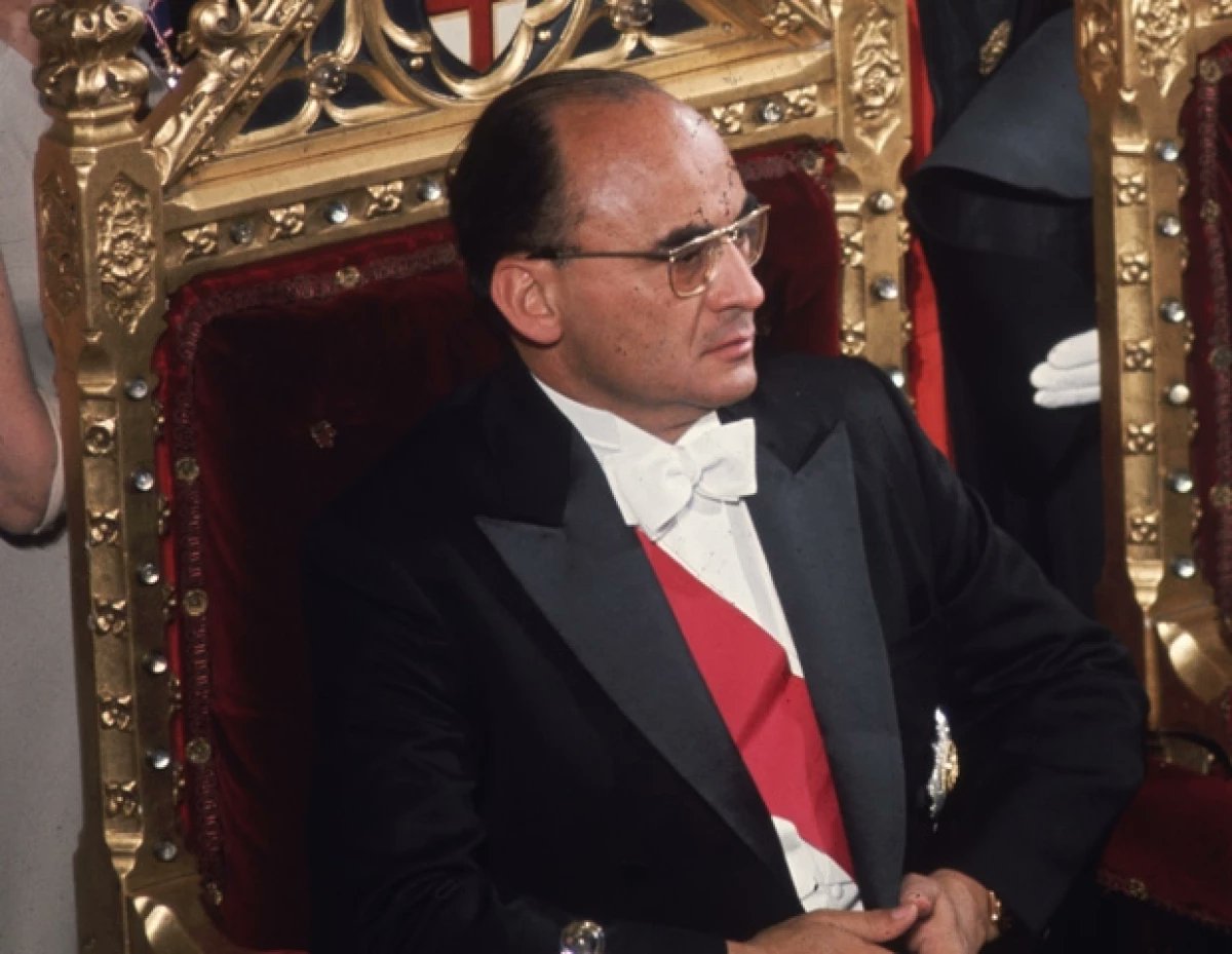 EliasCallesP's tweet photo. El pasado 17 de enero el expresidente de #México #LuísEcheverríaÁlvarez cumplió #100años de vida. Una edad privilegiada a la que no cualquiera en el mundo puede llegar.
Fue presidente de México en el período de 1970-1976 y ha dejado un legado un tanto cuestionable. https://t.co/yAk2sI20E6