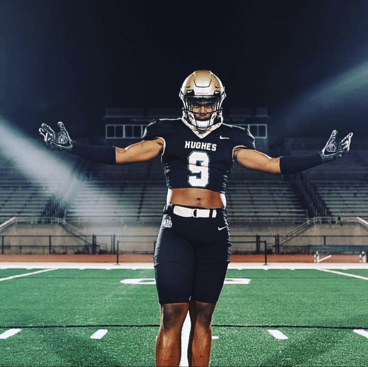 therattlerpit1's tweet photo. A offer was extended to 2022 LB Michael Watson earlier this week. Watson is 6”4, 220lbs and plays for Langston Hughes high school in Fairburn, GA. Watson is coming off a season where he gathered 178 total tackles 107 of those being solo tackles. (Full post on ig) @d1_myke https://t.co/YLhOF5LzGH