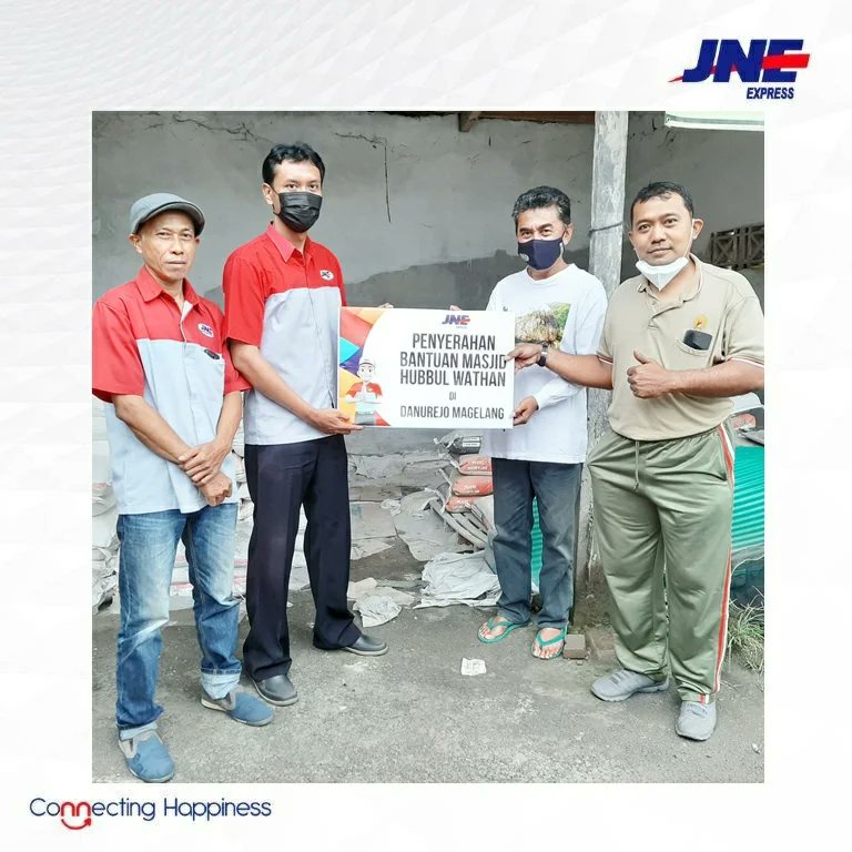 jnemgl's tweet photo. Jumat (21/1) JNE Magelang berkesempatan menyerahkan bantuan material untuk pembangunan masjid dan diterima oleh Bapak Andri &amp; Bapak Wahyu selaku panitia Pembangunan Masjid Hubbul Wathan. Semoga pembangunan masjid segera terlaksana dan bisa bermanfaat untuk warga masyarakat. https://t.co/jBOP9ZHyHi