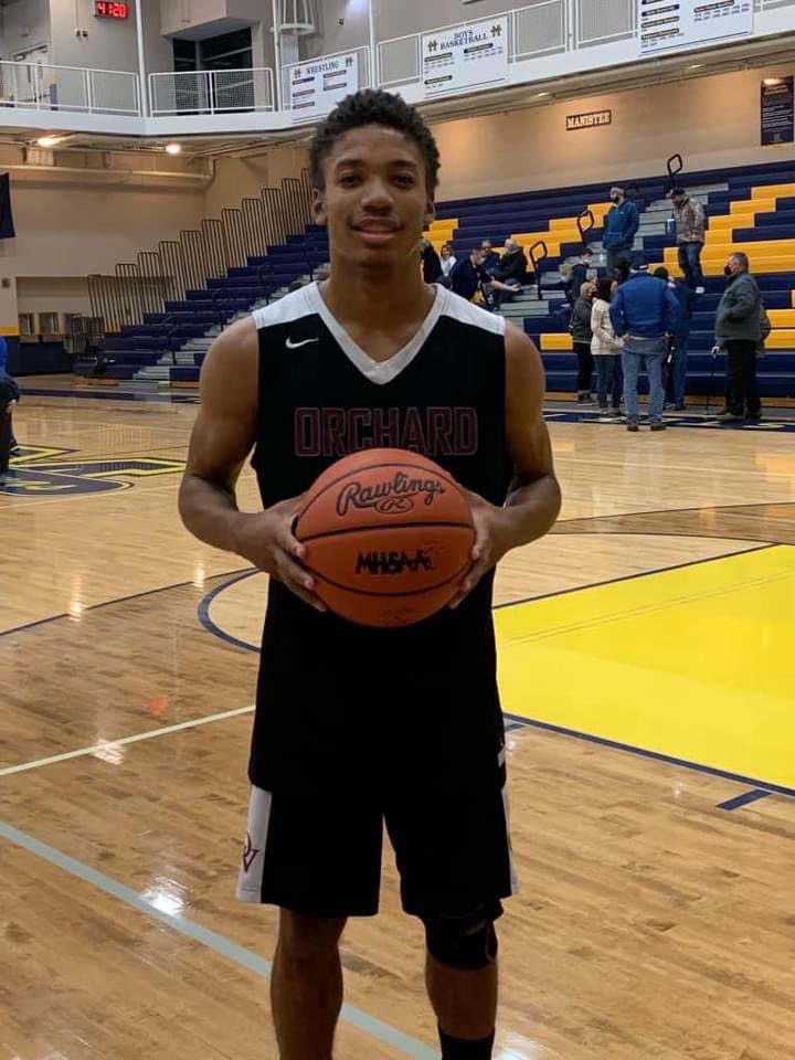 CatchMarkSports's tweet image. Hat’s off to Orchard View PG Darius Williams, who erupted for 50 points in an 83-36 win over Manistee. The 5-8 senior added 13 rebounds, 11 assists and 10 steals in his quadruple-double. Photos courtesy of OV. @OVCardinalMBB @DariusW23145