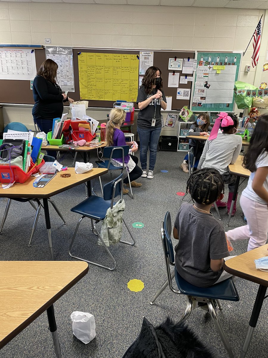 Our Ss were so excited to get a visit from our WT Wildcat and receive their copies of Nuts to You! 🐿We can’t wait to start reading! #WTandMe #CCSD93