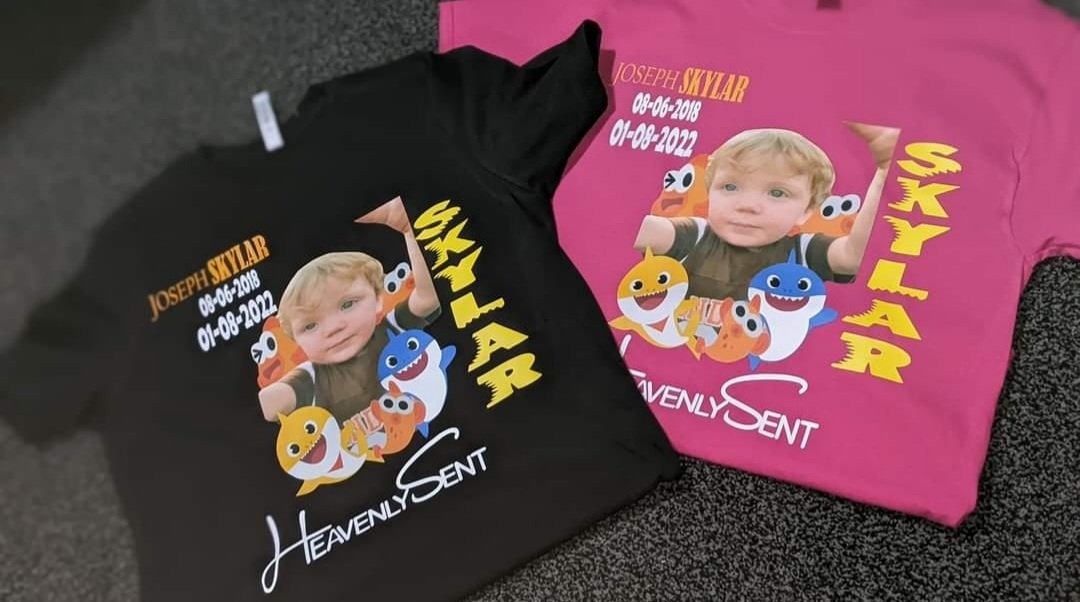 QMG_Nation's tweet photo. Life is Priceless! Please cherish every moment. These type of passionate orders puts life in a different perspective. Rest In Heaven ~ 4 Years Old. #funeral #bulkorder 📦 #qmg #apparel  #LLC 
FB | Quintin Jones 
IG | qmg_nation 
🖱 https://t.co/R5eBsbKSow https://t.co/Quq7CQbtXa