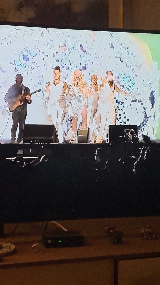 eve_bj's tweet photo. Es la Jlo??...divina #FestivalDeLasCondes https://t.co/wUwdoO0L2U