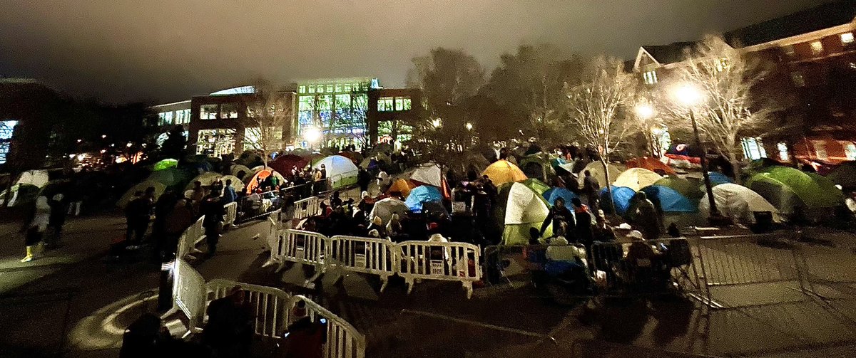 colecubelic's tweet photo. This is Auburn. https://t.co/a2C5b4dCRl
