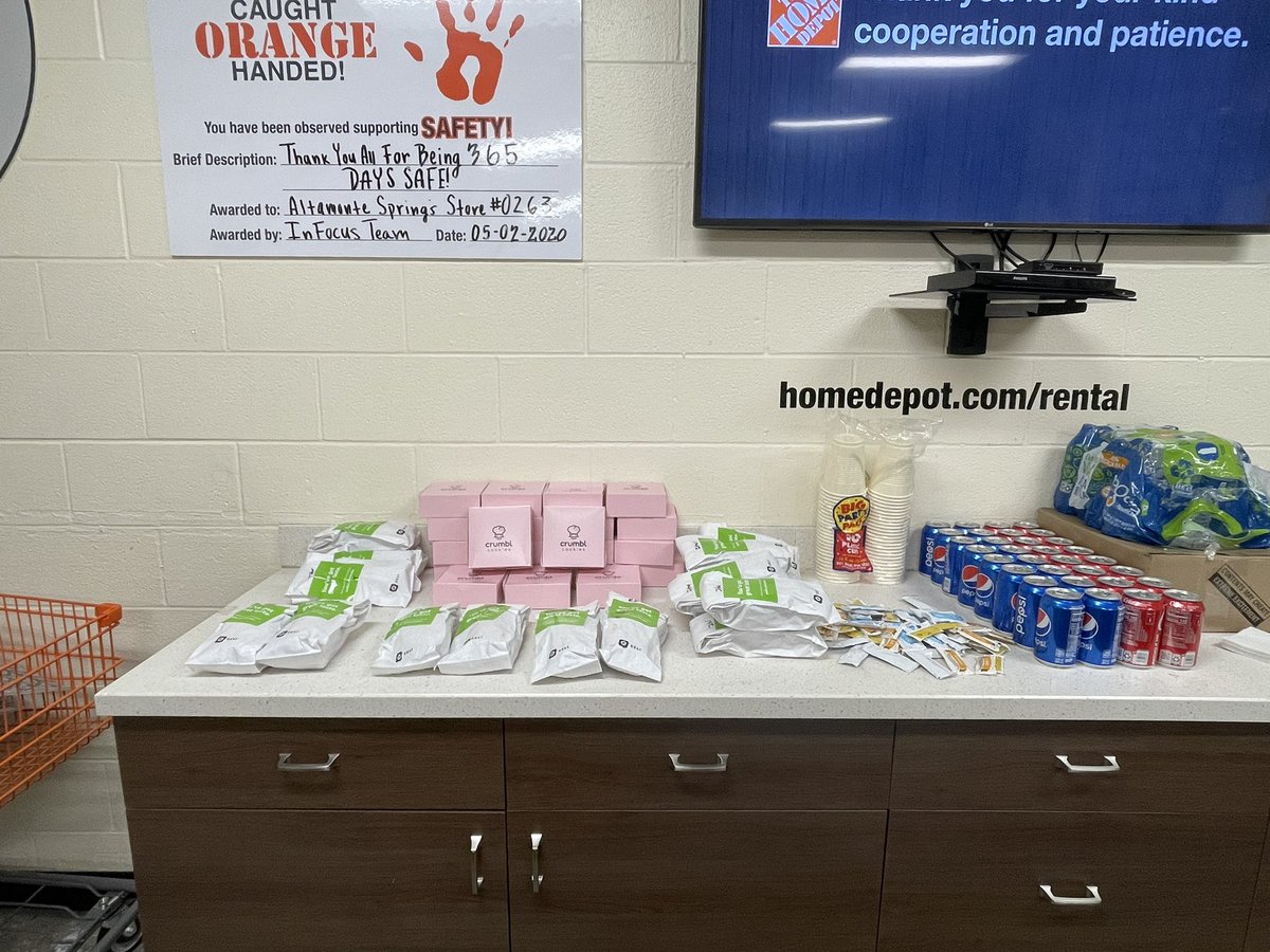 Closing out freight appreciation week with some subs and dessert! <a href="/thayer_eric/">EricThayer</a> <a href="/patrick_vaught/">Patrick Vaught</a> <a href="/thd_cj/">Cj Buckland</a> <a href="/Debbie0721/">Debbie Green</a> <a href="/OvidioGuzman77/">Ovidio Guzman</a>