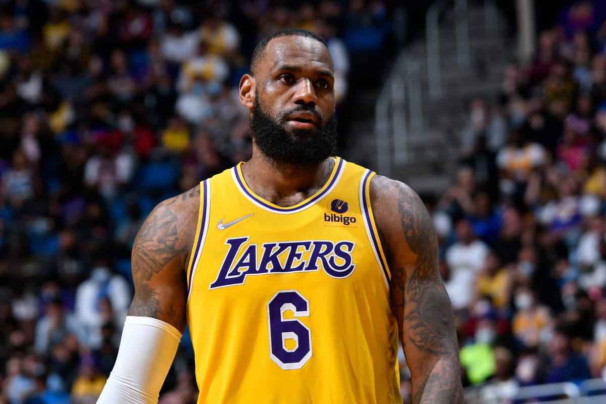 LakersLatam's tweet photo. LeBron se convirtió hoy en el cuarto jugador en la historia de esta franquicia en encadenar 16 partidos anotando +25 puntos.

Los otros: Kobe Bean, Shaq Attack y Elgin Baylor.

#LeBronJames #NBAAllStar https://t.co/7Odwu7Qd2e