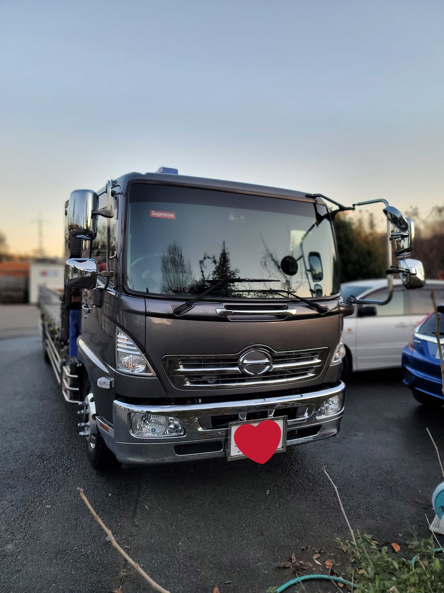 tm_tint's tweet photo. たまには自分の車たちでも載っけとこ🙃
(ムーヴは今はノーマルに戻してます)
🚚が今のところ人生最高額の買い物😶
#usf40 #jf3 #l175s #日野レンジャー https://t.co/QnhW2VAVwi
