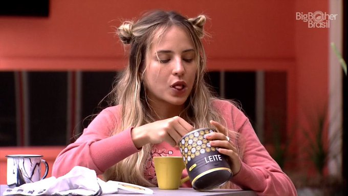 Uma hora dessas Gabi j&aacute; estaria feliz comendo o leite em p&oacute; da xepa. #BBB22 https://t.co/cwKnPhZhSk<a href="/tag/bbb22"class="tags"><span>#bbb22</span></a>