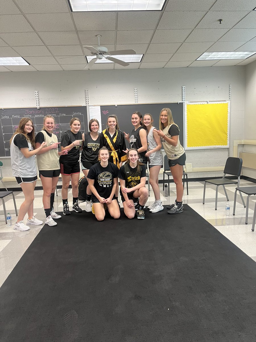 GroveCityGBB's tweet photo. Tomorrow the Eagles head to Sharpsville for a non-region game at 1:00. 

Special shout out to Ella Wise - this week’s Fighter of the Week. Ella is the epitome of unselfish and upbeat - the best teammate you could ask for. She makes us a better team! Congrats, Ella. 

🦅🏀#OURS https://t.co/u7v6VILmJO
