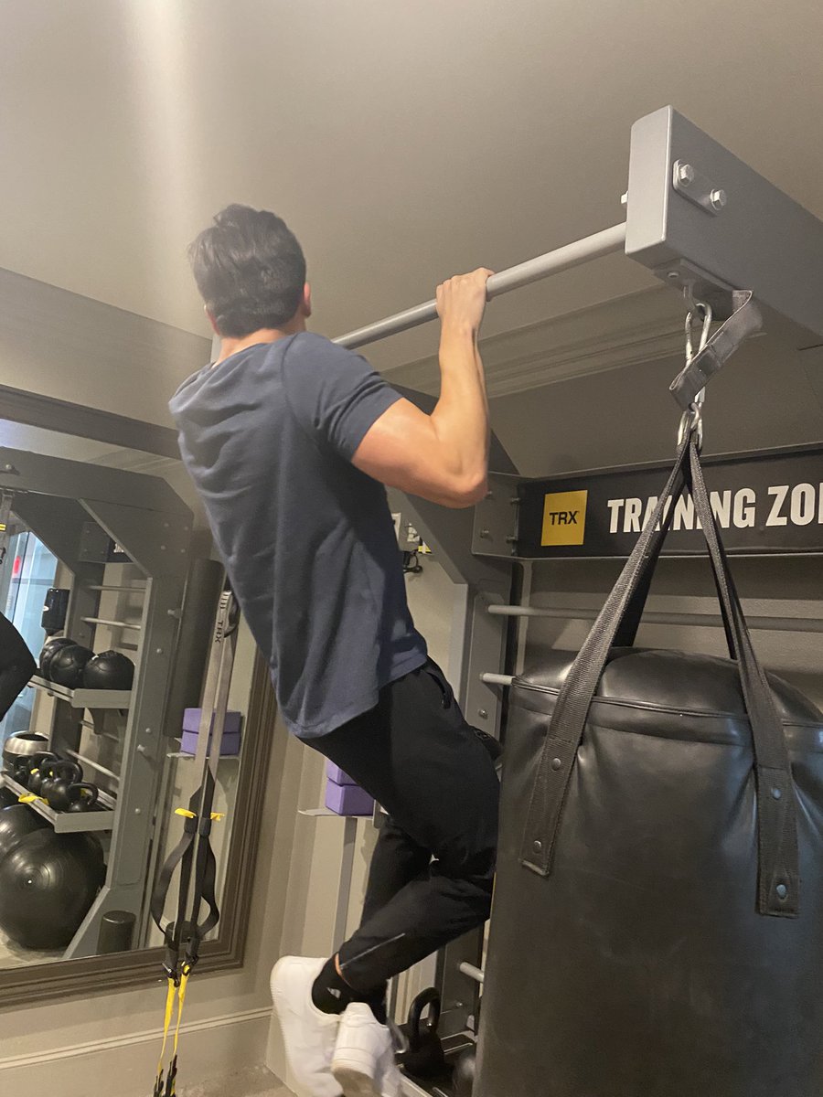 Hughmongous1354's tweet photo. Day 4: trying to show my buddy the ropes. Good gym session with the bro on a friday night. @demideuszin @impaktlife 
#ProofOfWorkout
#Whitelist
#FitFi
#P2E https://t.co/8l25FJWmr7