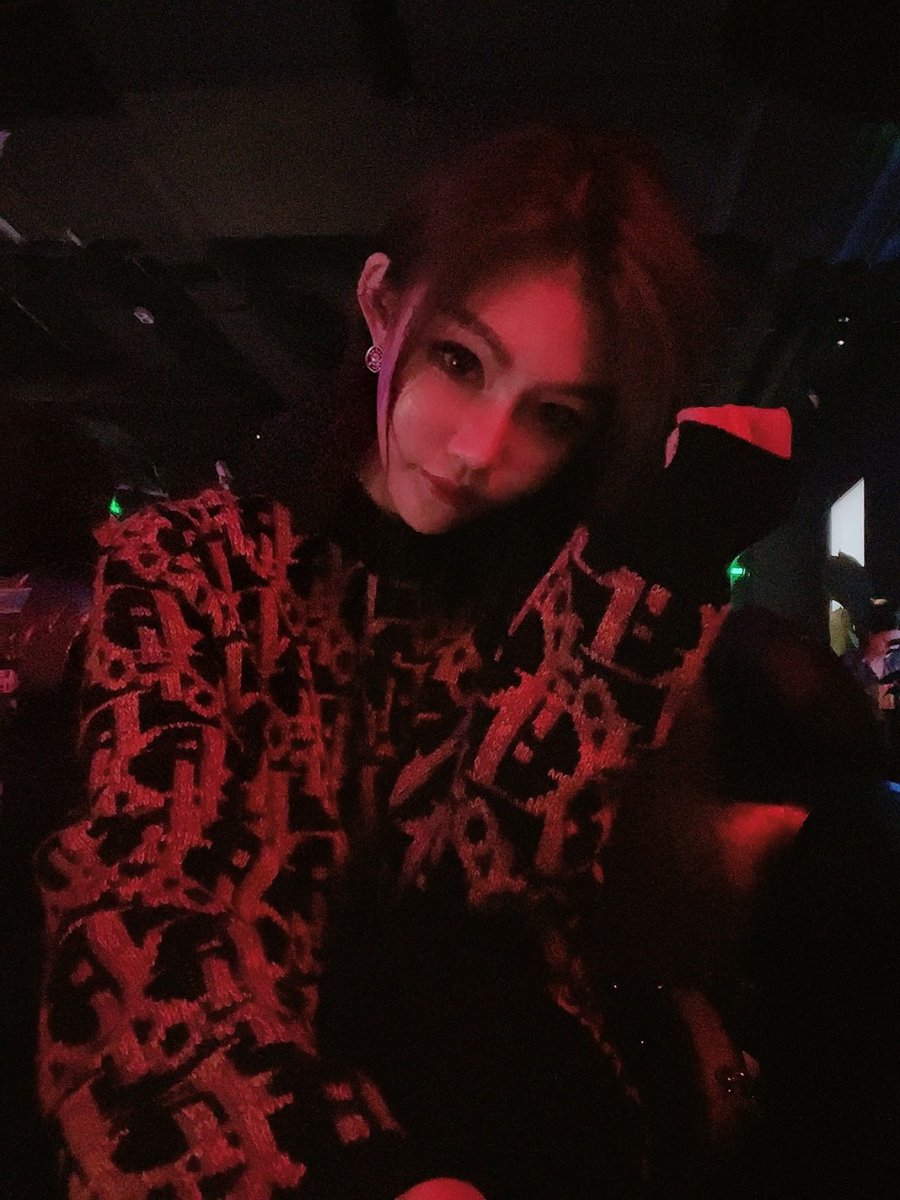 AliceETHcrypto's tweet photo. Physically and mentally exhausted, I just want to get drunk. Only when you get drunk can you not be tired. https://t.co/UVf5KrD7x4