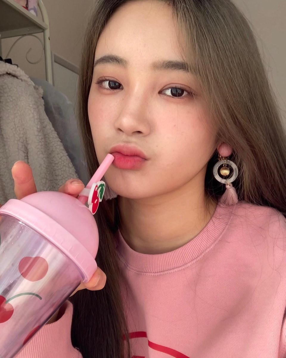 miupics's tweet photo. [220121] #MIU 🐻 storie update https://t.co/eJTWOWzEe9