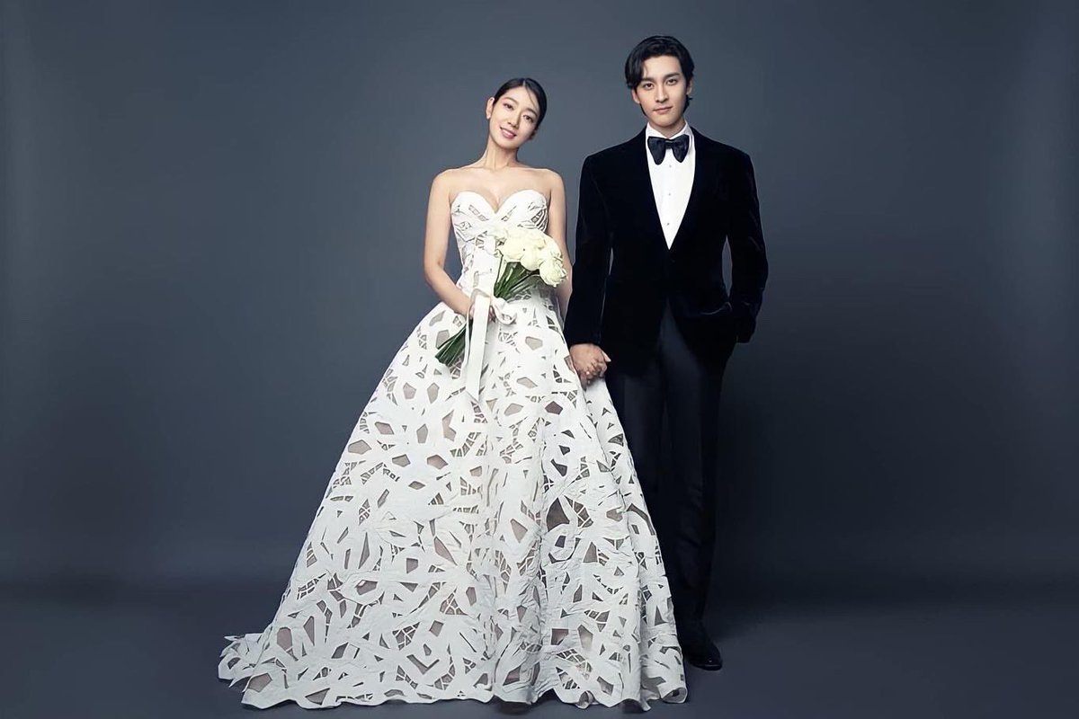 phoebeofficial's tweet photo. Dear Shinhye,
I still can’t believe that you’re getting married today. 💒
Wishing you lifetime happiness and love ❤️
Congratulations 🎉 
#ParkShinHye #ChoiTaeJoon https://t.co/XCkppWB8gK