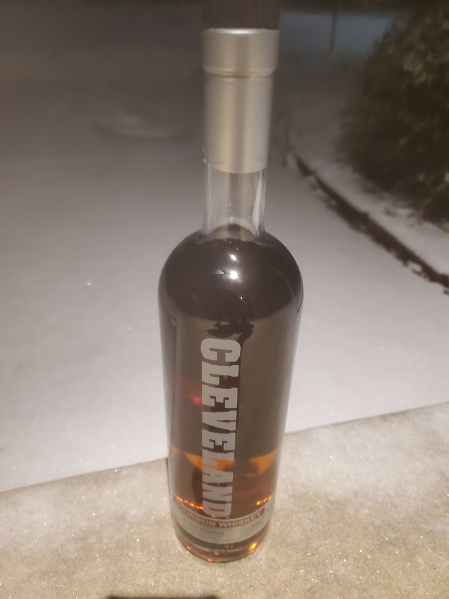 cboxinginfo's tweet photo. When it looks and feels like #Cleveland, you need a sip of @clevewhiskey
#Bourbon #Whiskey #liquidgold #liquidwarmth #feelgood #snow #snowfall #northcarolina #WeatherUpdate #weatherreport https://t.co/Qeti9dpK1E