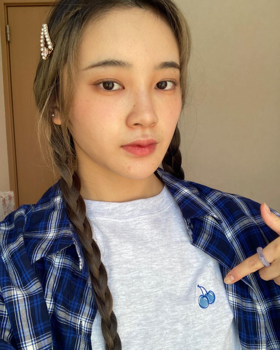 miupics's tweet photo. [220121] #MIU 🐻 storie update https://t.co/glCDBhFP65