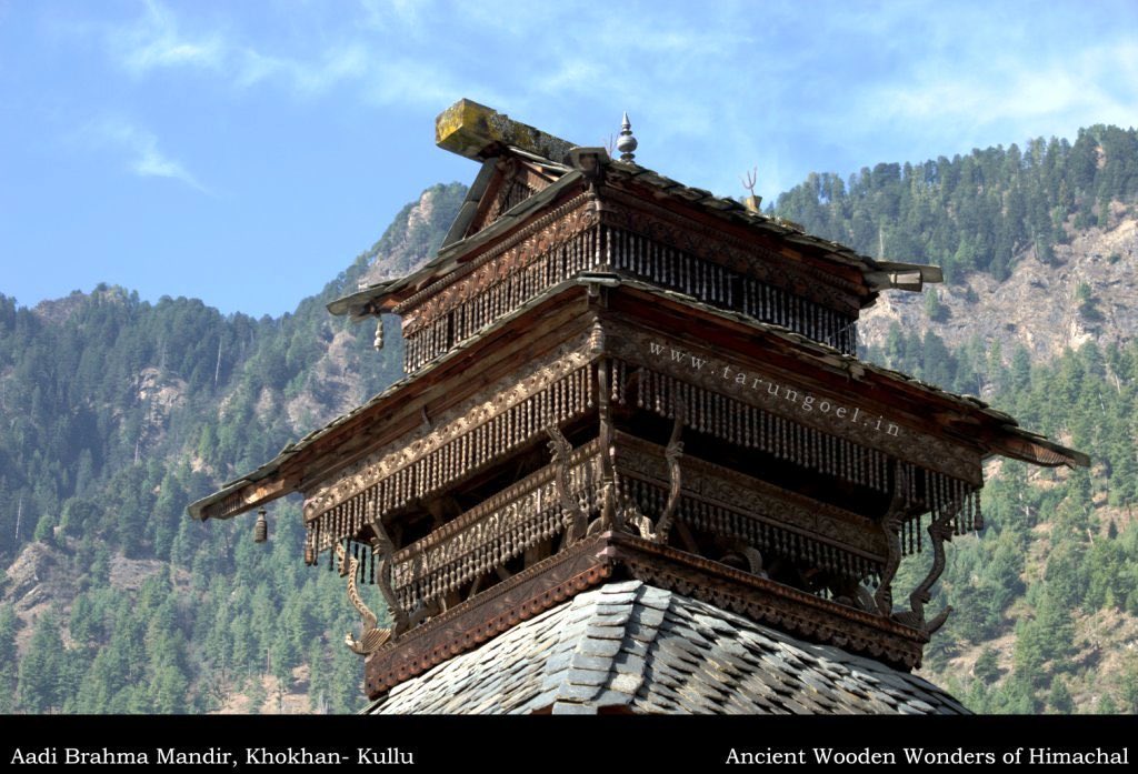 KnowOurTemples's tweet photo. The Aadi Brahma Mandir of Kullu is an architectural wonder constructed in the Himalayan Pagoda Style.The wooden bells hanging from the roof of the temple produce hypnotizing sounds. It is believed that this temple was built in the 14thCentury, somewhere around 1350AD https://t.co/nzNNFS7Xop