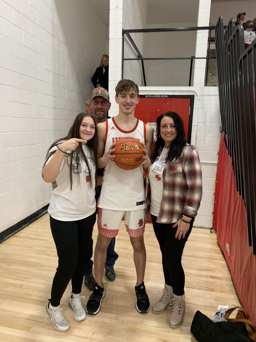 jellis312000's tweet photo. Congrats @baxter_keegan on breaking the single game scoring record with 37 tonight #GoBow https://t.co/0zT74CP5YH