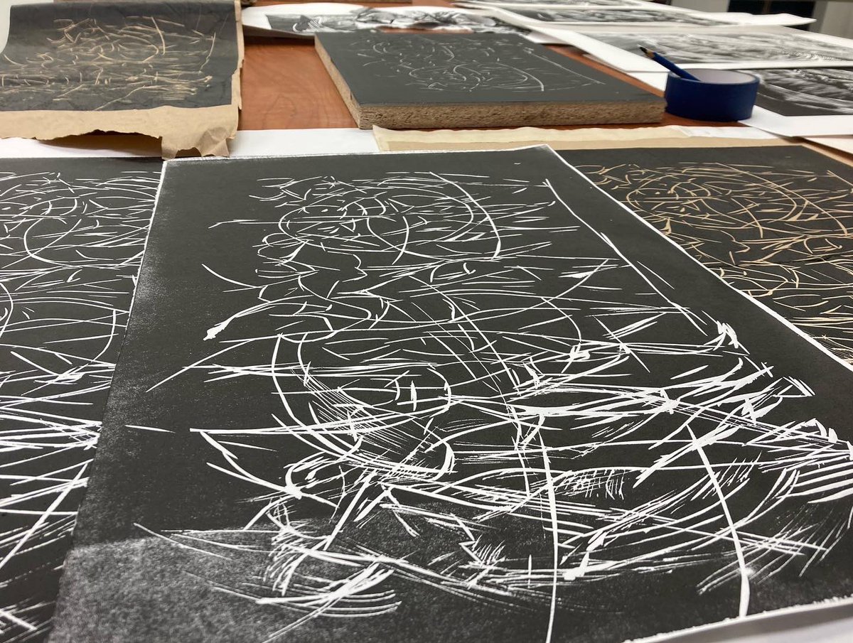 MoniaMeluzzi's tweet photo. Printsss ▪️🖤♠️▪️
.
.#print #printmaking #blockprint #linocut #linoprint #inkonpaper #handmade #printmakersofinstagram #momoart #moniameluzzi #artwork #arte #미술 #美術 #искусство  #art #ArtistOnTwitter #illustration #drawing https://t.co/rGNgVUy71w