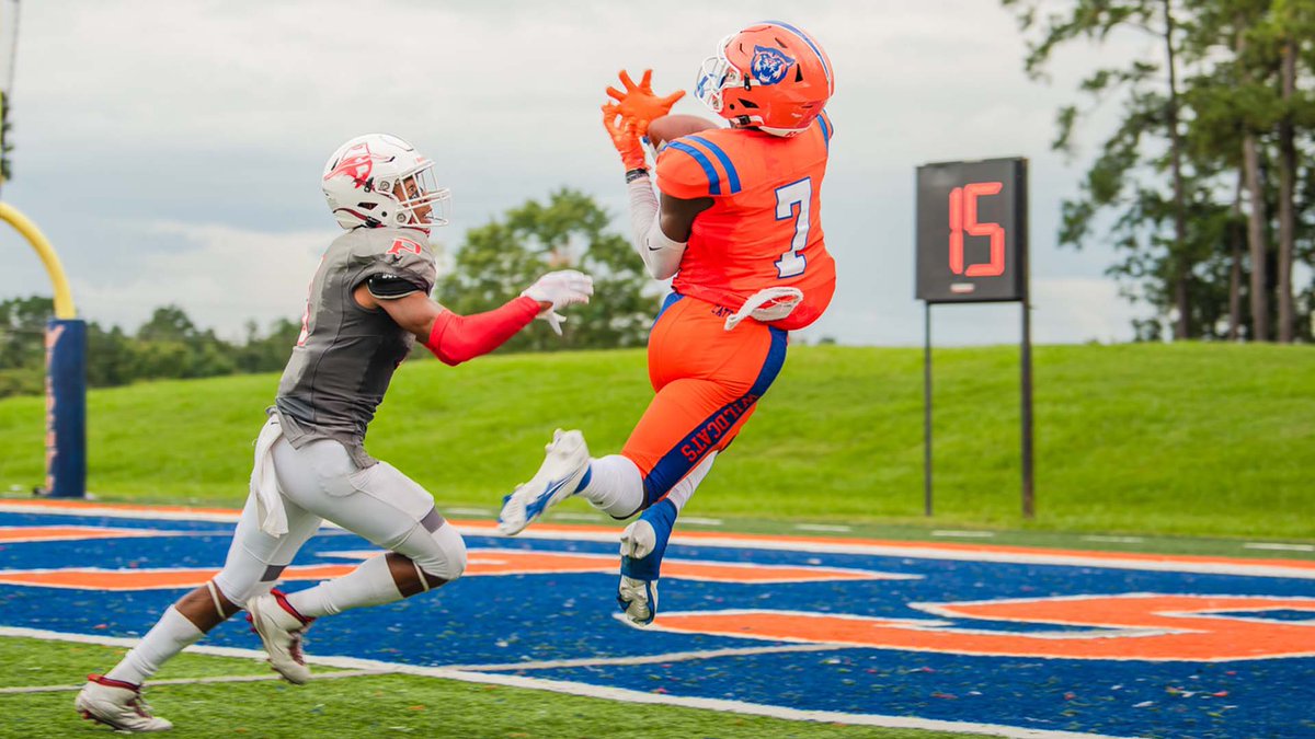 cwells8_'s tweet photo. #AGTG Blessed to receive an offer from Louisiana Christian University ! 💙🧡 #UnRivaled22 #PineVegas🍂 @Coach_Vince_ @drewmaddox8 https://t.co/ISRT8wkSfj
