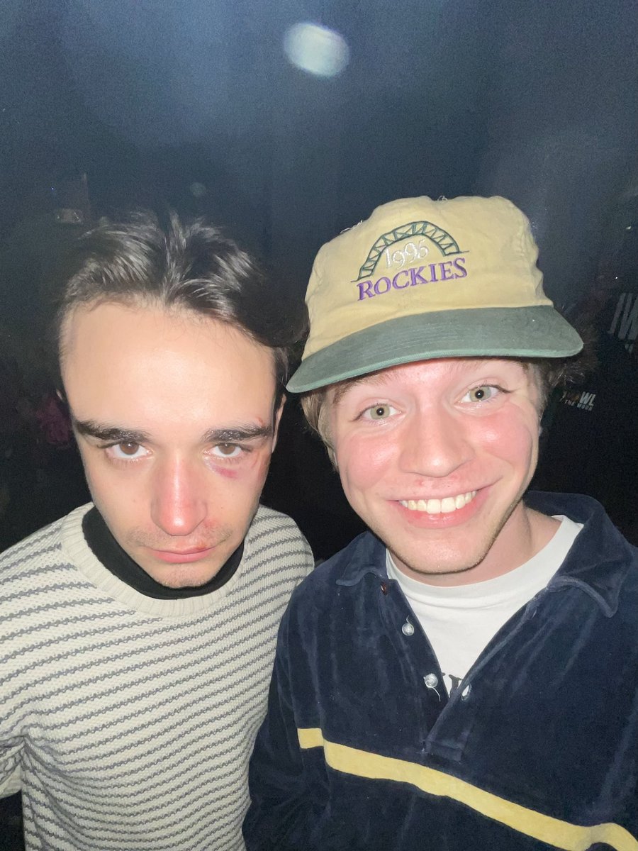 vvlxvv's tweet photo. #HowlTV #litnight #crazy #lit https://t.co/T0170bGxSw