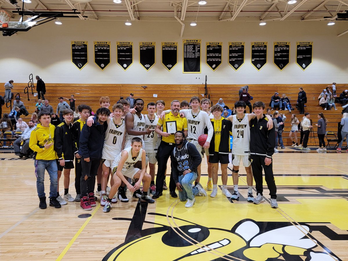 wcsFVHSrdj's tweet photo. Congrats to Coach Trey McCoy who recorded his 100th win last week. Presented with his plaque tonight. https://t.co/j2SxK2Ni8j