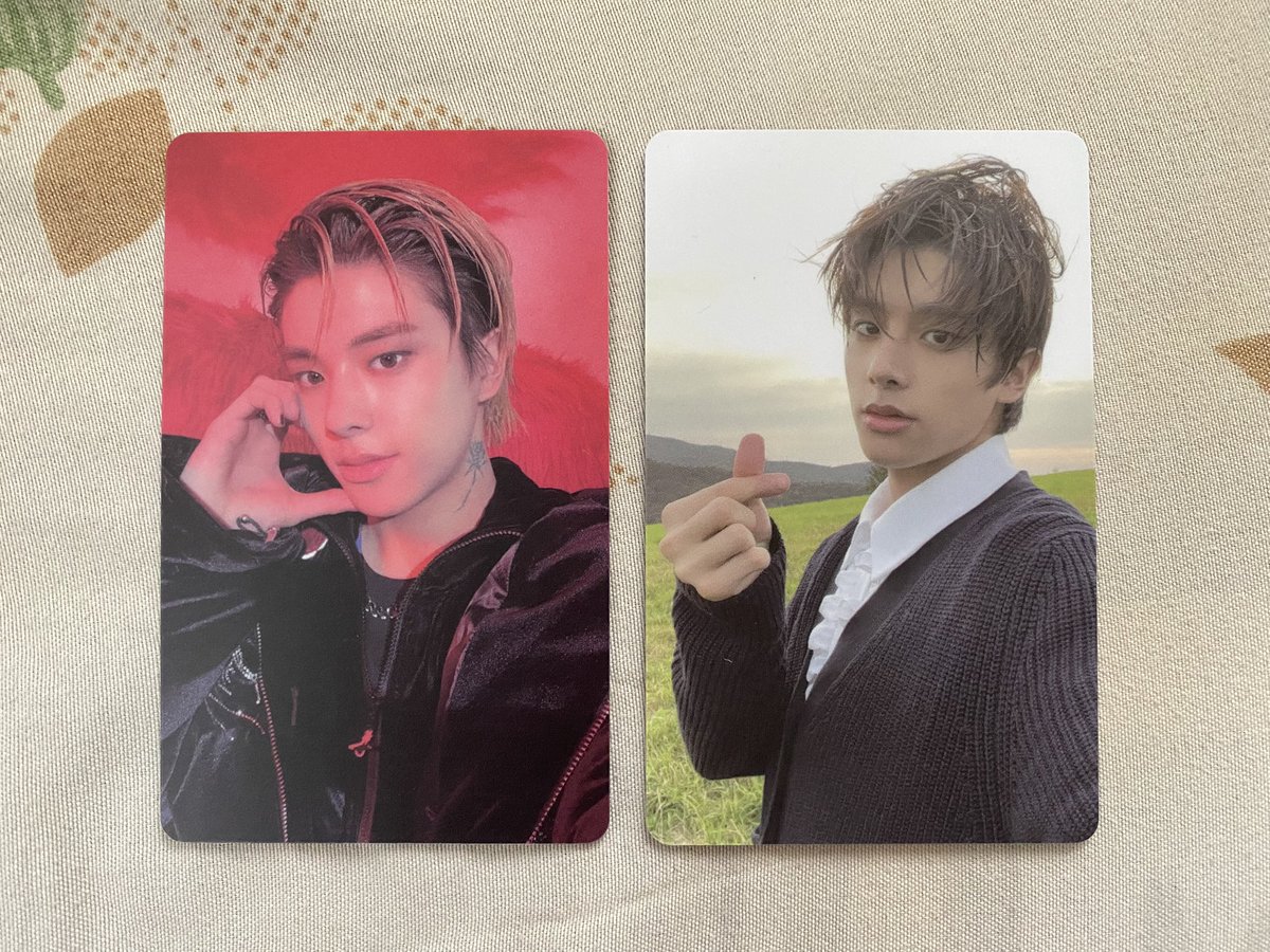 kpop_mellow's tweet photo. My first LD na sadya. (My first one was a surprise). Mahirap maghanap ng onhand kasi kakarelease pa lang pero I trusted this shop and provided me these 2 Jakeyys!!! In 2 days, I received it. Secure packaging and maayos kausap si seller! Bili na din kayo
#JNJFeedbacks https://t.co/10yGqf4JmZ