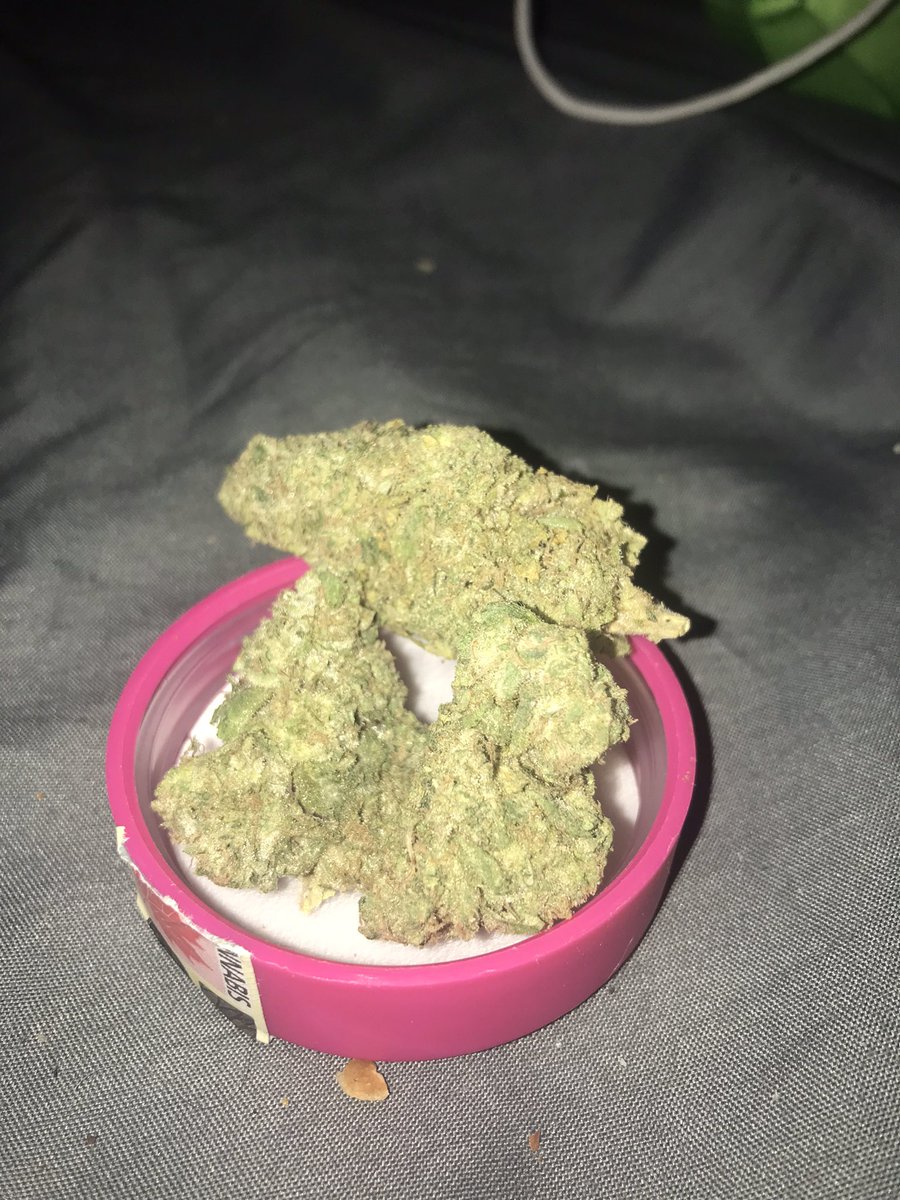 FranklinRichrds's tweet photo. Got my hands on @GhostDrops_ First Class Funk!!! Haven’t smoked it yet but look at these beautiful nugs!!!! That’s the entire 3.5!!! #OCS #ghostdrops #cannabis #CannabisCommunity #FirstClassFunk https://t.co/TOEK6lM5YO